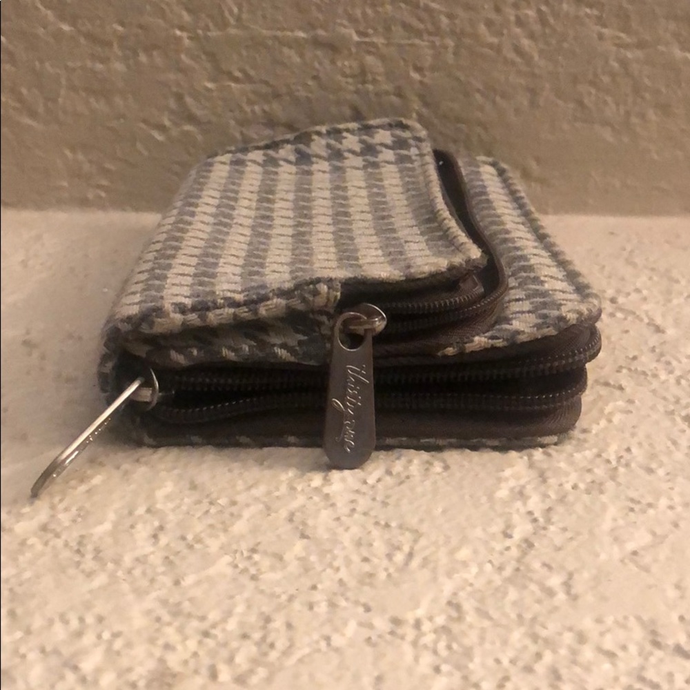 Thirty-one Wallet - FREE W/PURCHASE - Picture 4 of 8